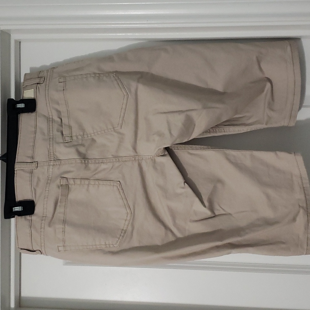 Kaki Bermuda Shorts - Picture 3 of 6